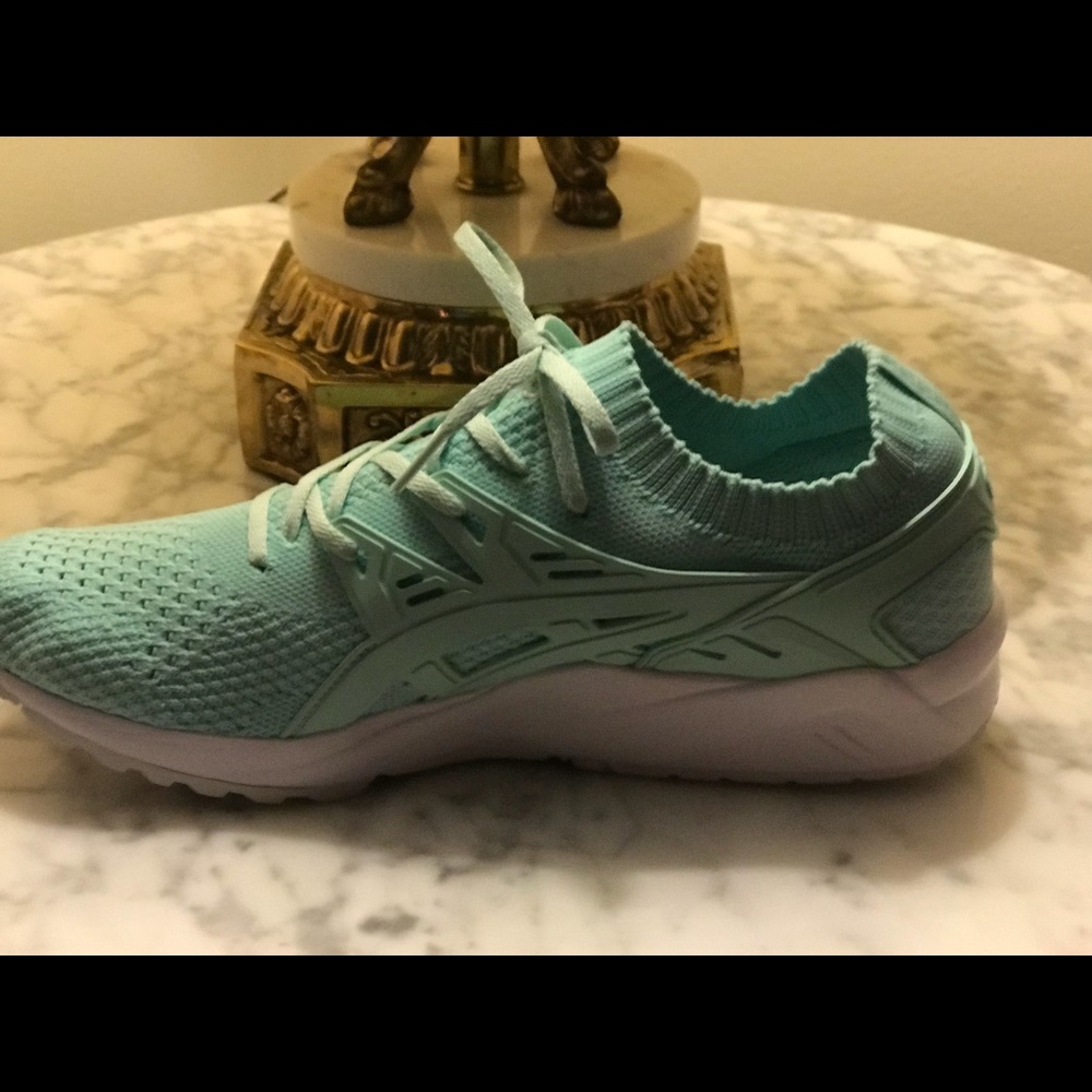 ASICS - Picture 2 of 3